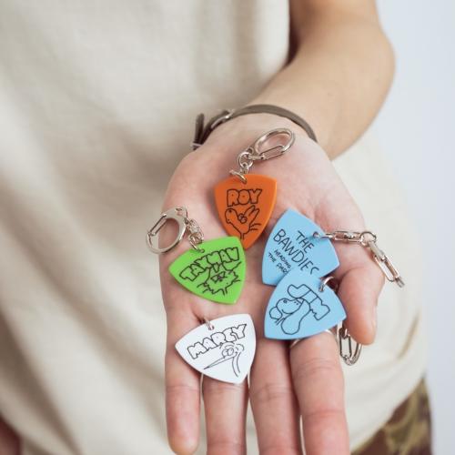 HEADING TO THE PARTY! PICK KEYCHAIN