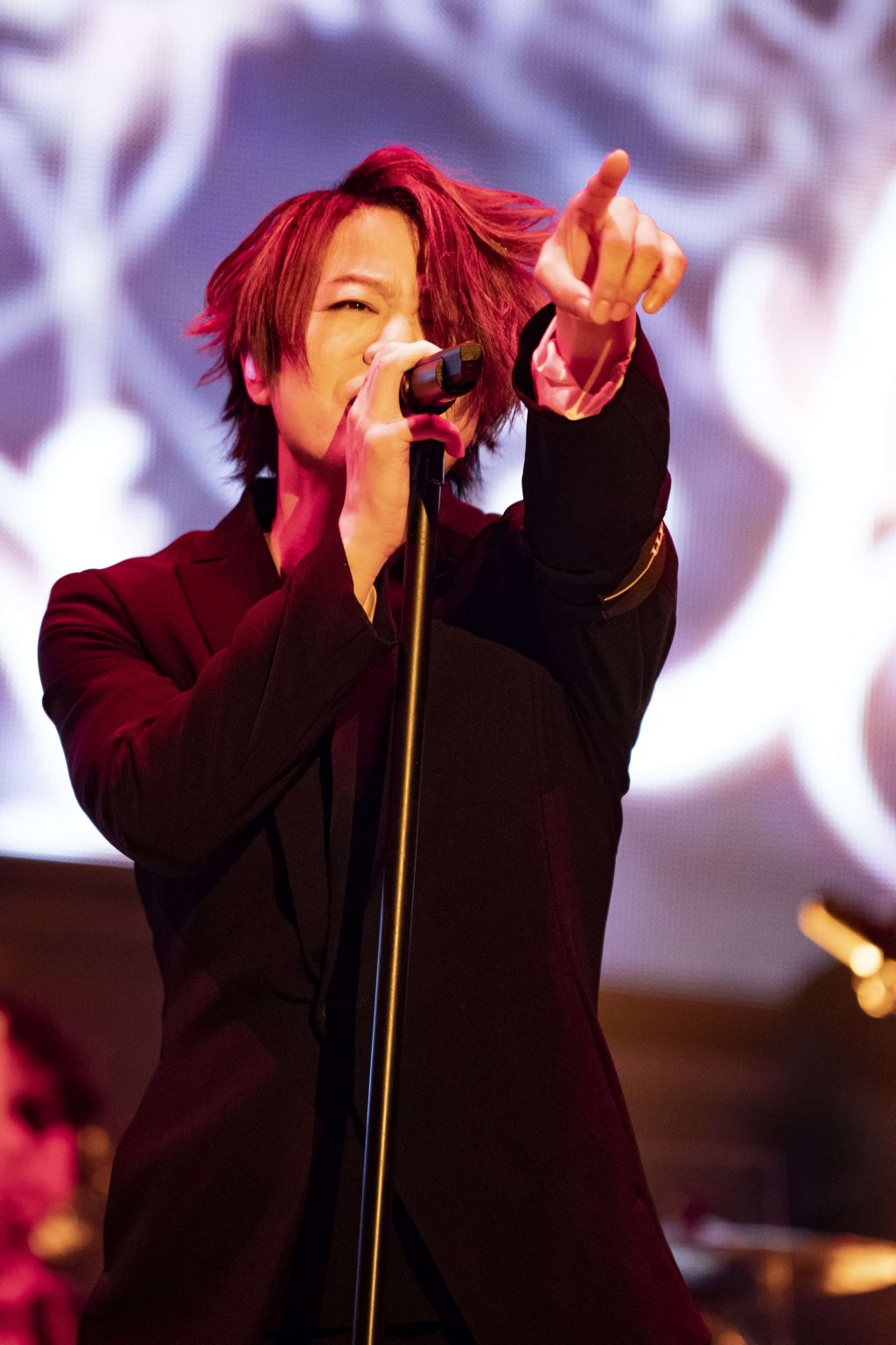 1587109288723-min-1024x1536